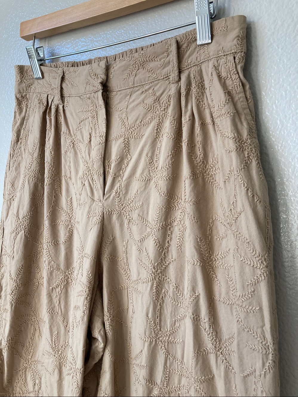 House of Harlow Botanical Embroidered Tan Cotton Cropped Barrel Pants Sz M - Picture 5 of 11